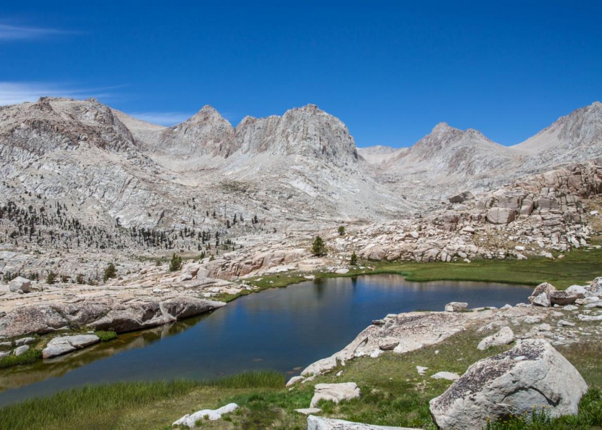 Lake and mountain scenery of the Sierra Mountains in California