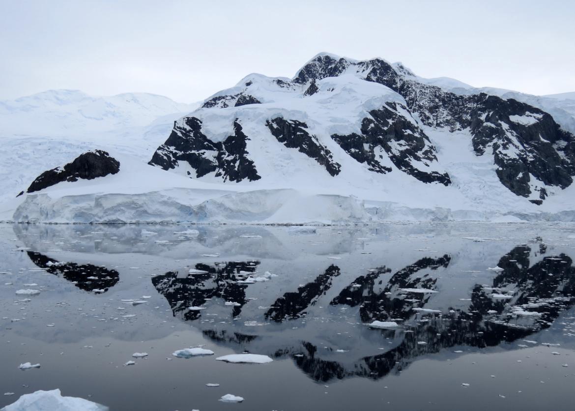 Extraordinary Adventure to the Seventh Continent, Antarctica
