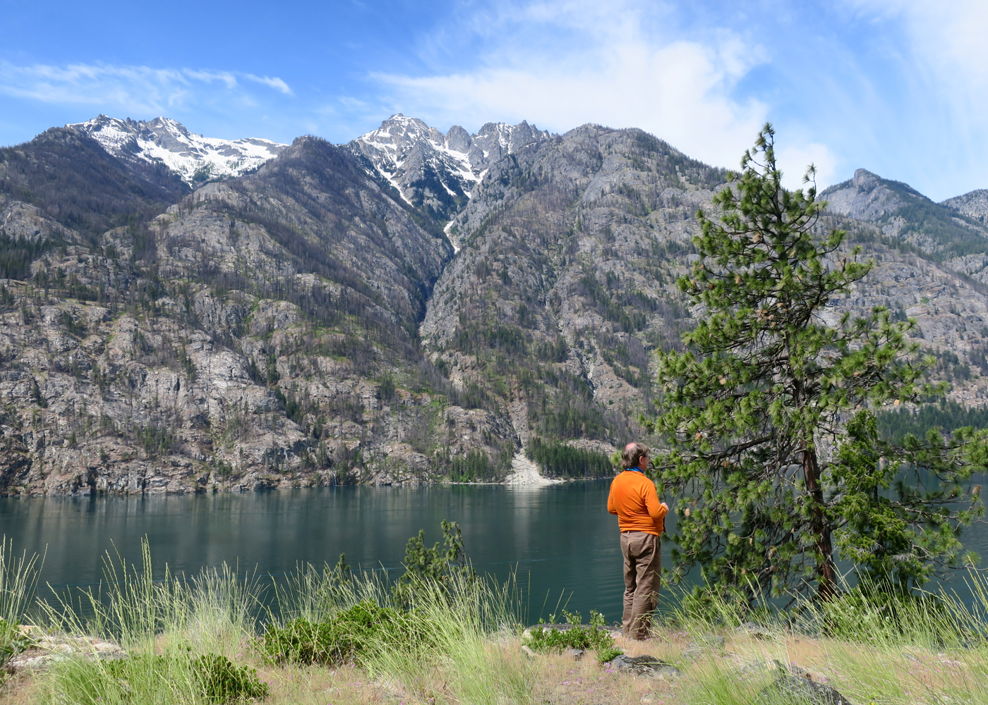 Trekking the Lakeshore Trail, Lake Chelan, North Cascades 